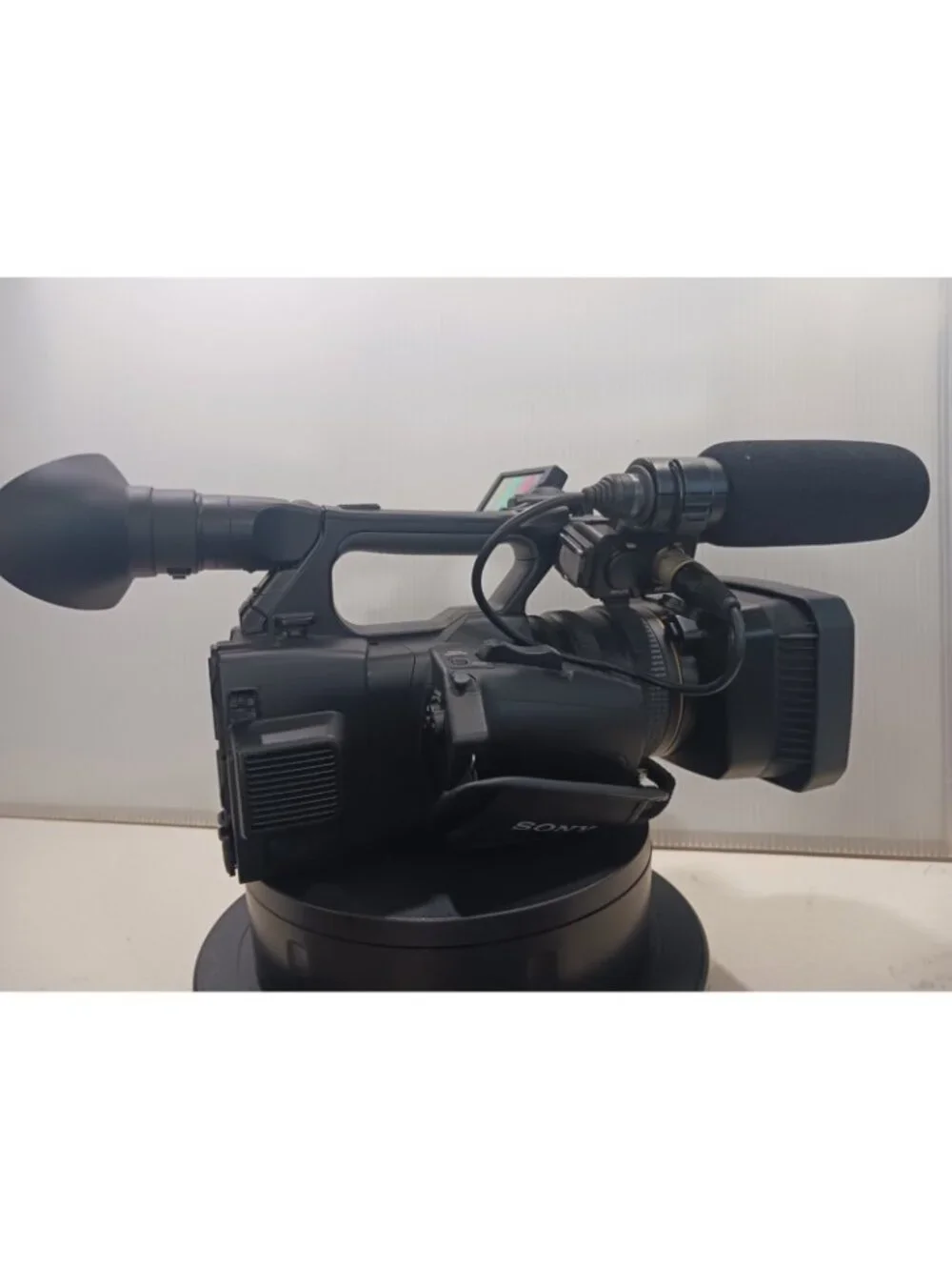 Prof. Sony PXW-Z100 4K XDCAM  Camcorder in great Condition--184 original hours